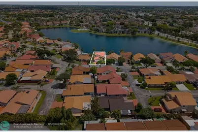 8313 NW 188th Ter, Hialeah, FL 33015 - Photo 10