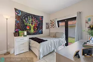 8313 NW 188th Terrace, Hialeah, FL 33015 - Photo 32