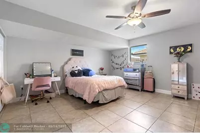 8313 NW 188th Ter, Hialeah, FL 33015 - Photo 34