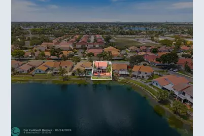 8313 NW 188th Ter, Hialeah, FL 33015 - Photo 14