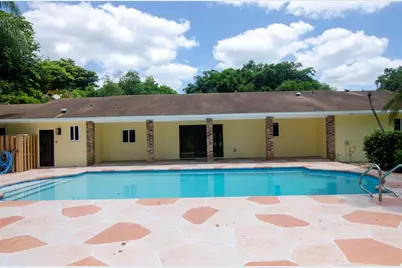 1765 SW 112th Av, Davie, FL 33325 - Photo 28