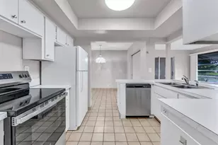 4922 NW 52nd St, Tamarac, FL 33319 - Photo 10