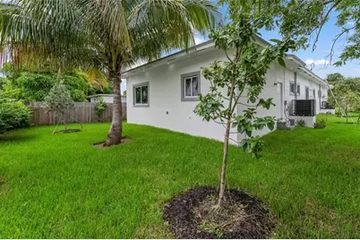 5250  SW 18th St, West Park, FL 33023 - Photo 30