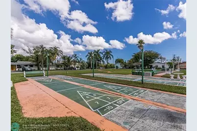 925 SW 11th Ave, Unit #J-17, Hallandale Beach, FL 33009 - Photo 50