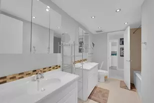 6017 Bayview Dr, Fort Lauderdale, FL 33308 - Photo 14