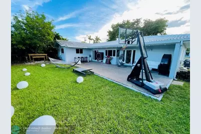 20515  Highland Lakes Blvd, Miami, FL 33179 - Photo 2