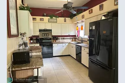 867  Cortez Ave, The Villages, FL 32159 - Photo 2