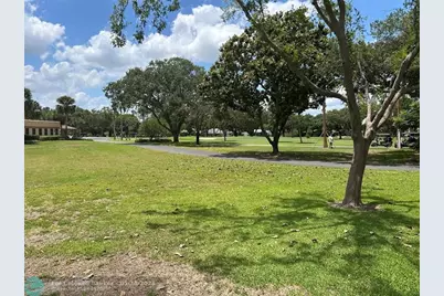 867  Cortez Ave, The Villages, FL 32159 - Photo 4