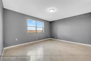 10433 Sunrise Lakes Blvd, Sunrise, FL 33322 - Photo 30