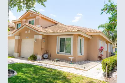 1102 SW 158th Ave, Pembroke Pines, FL 33027 - Photo 2