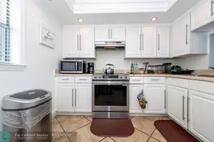 8821 NW 38th Dr, Coral Springs, FL 33065 - Photo 32