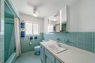 3140 Calle Largo Dr, Hollywood, FL 33021 - Photo 18