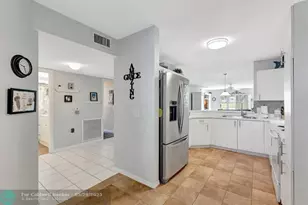 10217 NW 24th Pl, Sunrise, FL 33322 - Photo 4