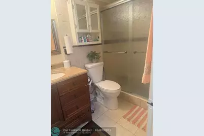 1000  Colony Point Cir, Unit #422, Pembroke Pines, FL 33026 - Photo 16