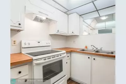 6201 N Falls Cir Dr, Unit #109, Lauderhill, FL 33319 - Photo 2