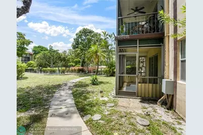 6201 N Falls Cir Dr, Unit #109, Lauderhill, FL 33319 - Photo 8