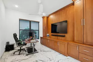 9265 Porto Wy, Parkland, FL 33076 - Photo 10