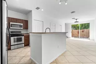 8244 Prestige Commons Dr, Tamarac, FL 33321 - Photo 6