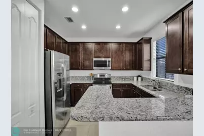 9637  Watercrest Isle, Parkland, FL 33076 - Photo 16