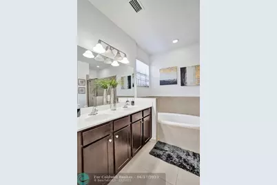 9637  Watercrest Isle, Parkland, FL 33076 - Photo 48