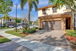 9637 Watercrest Isle, Parkland, FL 33076 - Photo 2