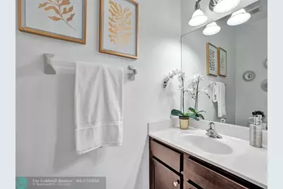 9637  Watercrest Isle, Parkland, FL 33076 - Photo 26