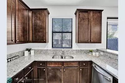 9637  Watercrest Isle, Parkland, FL 33076 - Photo 24