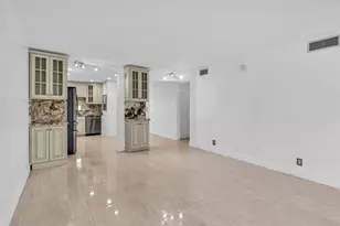 8941 S Hollybrook Blvd, Pembroke Pines, FL 33025 - Photo 16