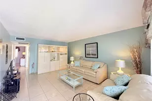 15 Markham A, Deerfield Beach, FL 33442 - Photo 4