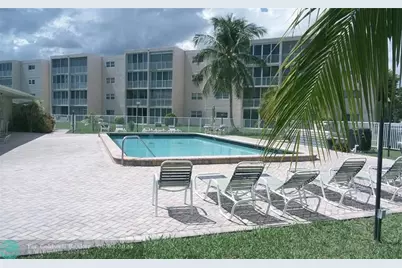 206 SE 10th St, Unit #302, Dania Beach, FL 33004 - Photo 1