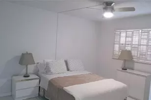 465 Paradise Isle Blvd, Hallandale Beach, FL 33009 - Photo 10