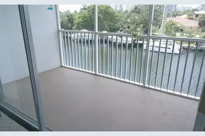 465  Paradise Isle Blvd, Unit #307, Hallandale Beach, FL 33009 - Photo 8