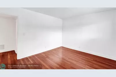 818 SE 4th St, Unit #202, Fort Lauderdale, FL 33301 - Photo 24