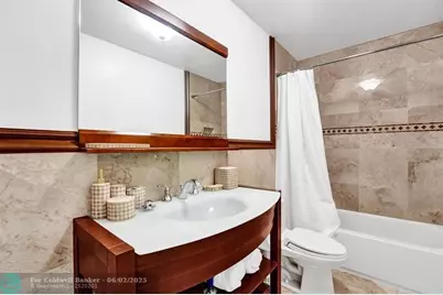 818 SE 4th St, Unit #202, Fort Lauderdale, FL 33301 - Photo 18