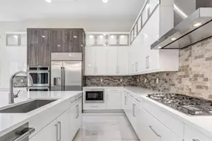 9280 Coral Isles Cir, Palm Beach Gardens, FL 33412 - Photo 10