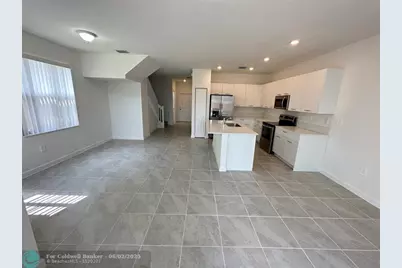 2437 NW 131st Cir, Miami, FL 33167 - Photo 2