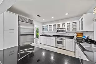 1719 Poinsettia Dr, Fort Lauderdale, FL 33305 - Photo 20