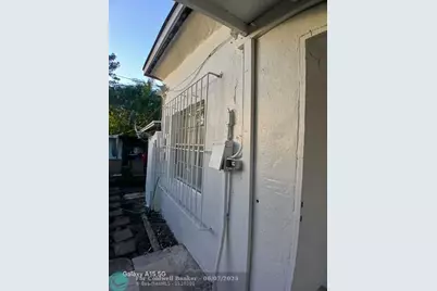 2441 NW 104th St, Miami, FL 33147 - Photo 8