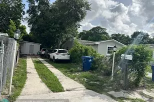 2441 NW 104th St, Miami, FL 33147 - Photo 10