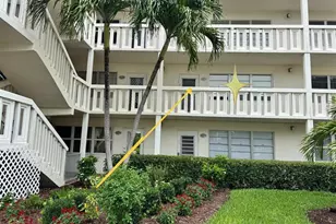 2029 Cambridge B, Deerfield Beach, FL 33442 - Photo 2