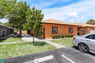 271 SW 1st St, Deerfield Beach, FL 33441 - Photo 1