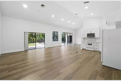 5172 NW 53rd Ave, Coconut Creek, FL 33073 - Photo 8