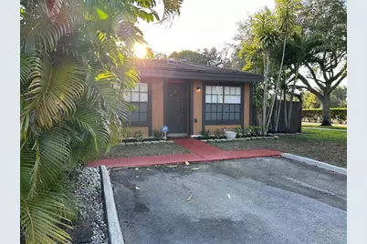 2360  Croton Ct, Unit #2630, Pembroke Pines, FL 33026 - Photo 2