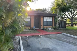 2360 Croton Ct, Pembroke Pines, FL 33026 - Photo 2