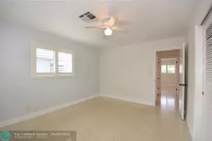 1911 NE 41st St, Oakland Park, FL 33308 - Photo 32