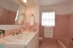 1911 NE 41st St, Oakland Park, FL 33308 - Photo 36