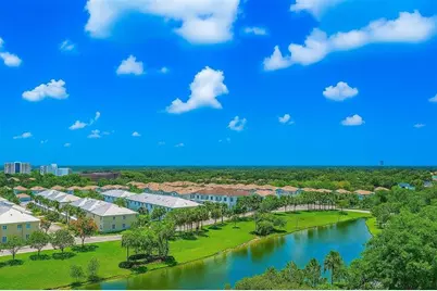 4001  Hillcrest Dr, Unit #912, Hollywood, FL 33021 - Photo 2