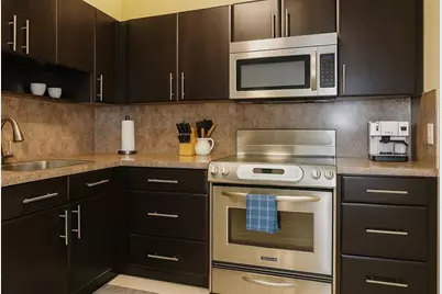 4001  Hillcrest Dr, Unit #912, Hollywood, FL 33021 - Photo 4