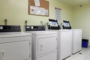 4001 Hillcrest Dr, Hollywood, FL 33021 - Photo 22