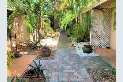 715 SW 14th Ave, Unit #2, Fort Lauderdale, FL 33312 - Photo 2